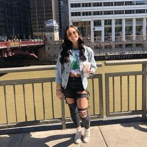 Meet your Posher, Alyssa